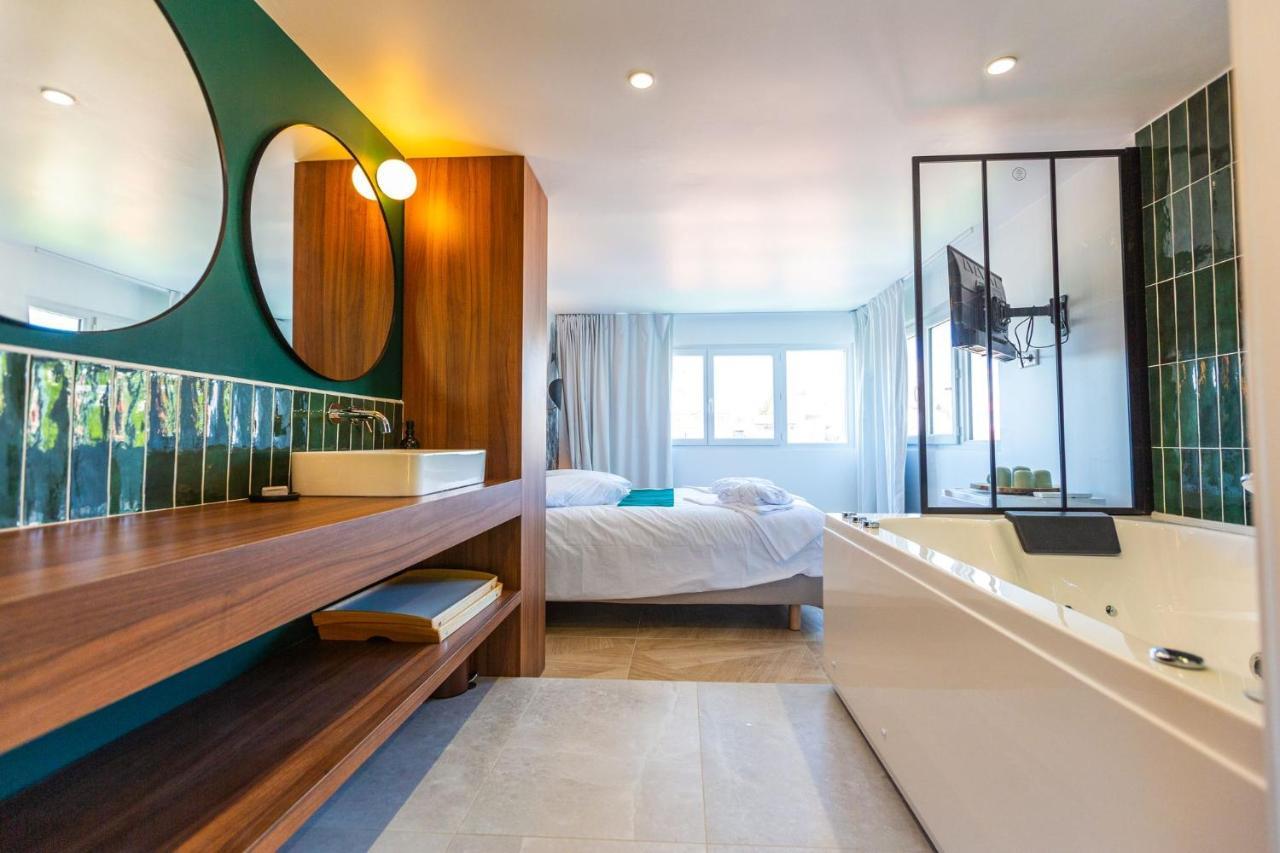 Love Room Du Mont D'Or - Baignoire Spa - Minibar Offert Marsilia Exterior foto