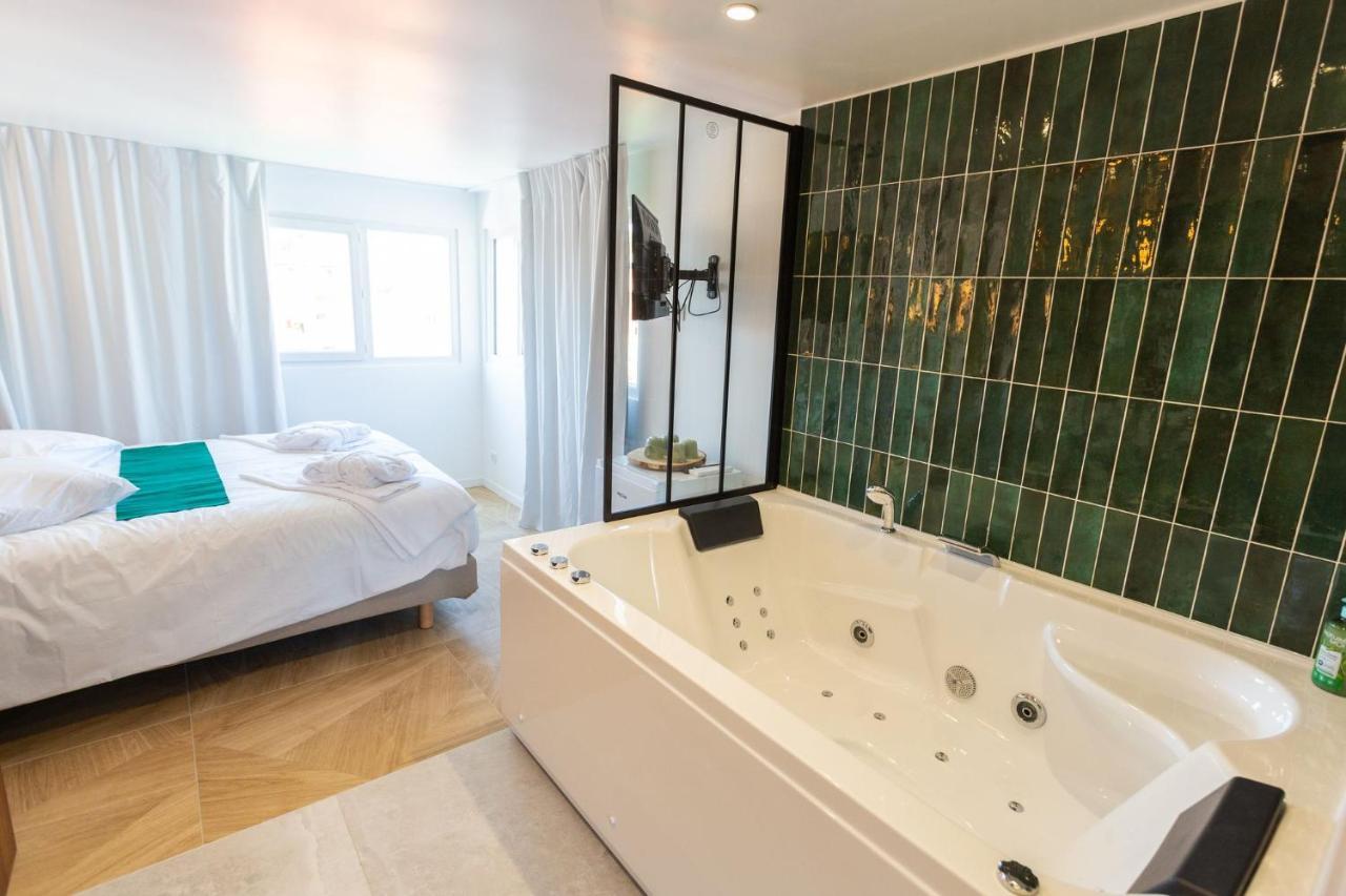 Love Room Du Mont D'Or - Baignoire Spa - Minibar Offert Marsilia Exterior foto